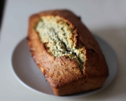 close up photography of banana bread on saucer
